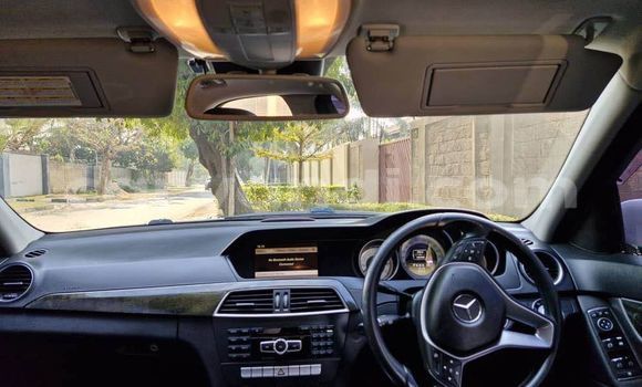 Tenga Tsaru Mercedes-Benz C180 coupe Chena Mota in Chipata in Zambia Tenga Tsaru Mercedes-Benz C180 coupe Chena Mota in Chipata in Zambia