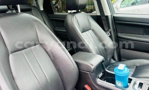 Acheter Occasion Voiture Land Rover Discovery Blanc à Chinsali, Nord Acheter Occasion Voiture Land Rover Discovery Blanc à Chinsali, Nord