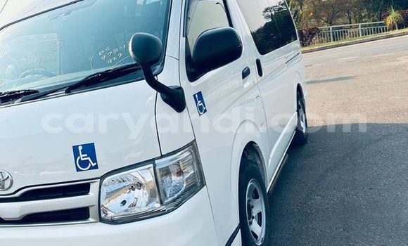 Acheter Occasion Voiture Toyota Hiace Blanc à Chipata, Zambie Acheter Occasion Voiture Toyota Hiace Blanc à Chipata, Zambie