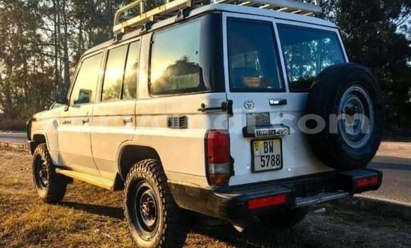Buy Used Toyota Land Cruiser White Car in Lusaka in Zambia Buy Used Toyota Land Cruiser White Car in Lusaka in Zambia