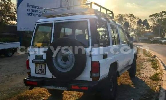 Buy Used Toyota Land Cruiser White Car in Lusaka in Zambia Buy Used Toyota Land Cruiser White Car in Lusaka in Zambia