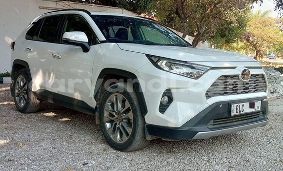 Buy Used Toyota RAV4 White Car in Chilanga in Lusaka Buy Used Toyota RAV4 White Car in Chilanga in Lusaka