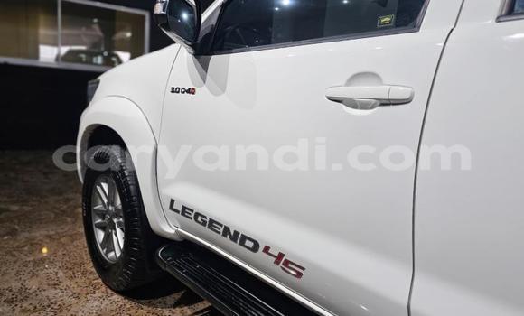 Acheter Occasion Voiture Toyota Hilux Blanc à Livingstone, Zambie Acheter Occasion Voiture Toyota Hilux Blanc à Livingstone, Zambie