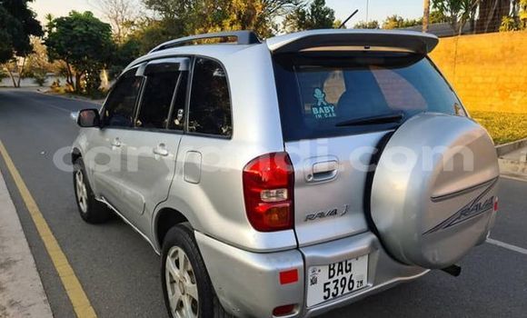 Tenga Tsaru Toyota RAV4 Zvimwe Mota in Lusaka in Zambia Tenga Tsaru Toyota RAV4 Zvimwe Mota in Lusaka in Zambia