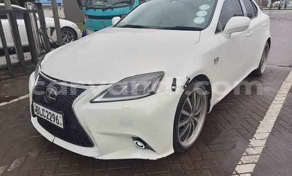 Nunua Ilio tumika Land Rover Defender Nyeupe Gari ndani ya Lusaka nchini Zambia Nunua Ilio tumika Land Rover Defender Nyeupe Gari ndani ya Lusaka nchini Zambia