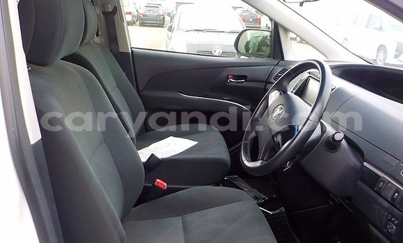 Acheter Occasion Voiture Toyota Estima Blanc à Livingstone, Zambie Acheter Occasion Voiture Toyota Estima Blanc à Livingstone, Zambie