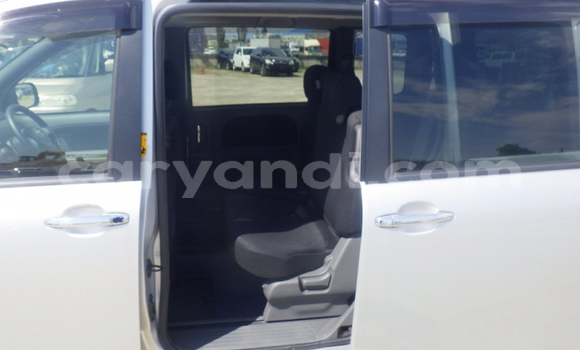 Acheter Occasion Voiture Toyota Sienta Gris à Livingstone, Zambie Acheter Occasion Voiture Toyota Sienta Gris à Livingstone, Zambie