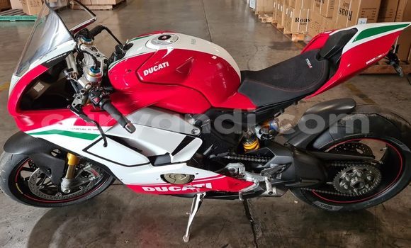 Acheter Occasion Moto Ducati 1000 Rouge à Import - Dubai, Zambie Acheter Occasion Moto Ducati 1000 Rouge à Import - Dubai, Zambie