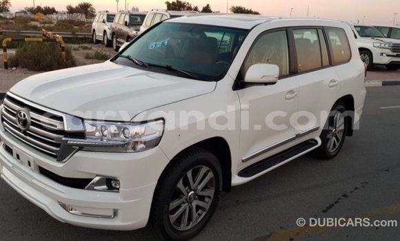 Tenga Imported Toyota Land Cruiser Chena Mota in Import - Dubai in Zambia Tenga Imported Toyota Land Cruiser Chena Mota in Import - Dubai in Zambia