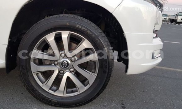 Tenga Imported Toyota Land Cruiser Chena Mota in Import - Dubai in Zambia Tenga Imported Toyota Land Cruiser Chena Mota in Import - Dubai in Zambia