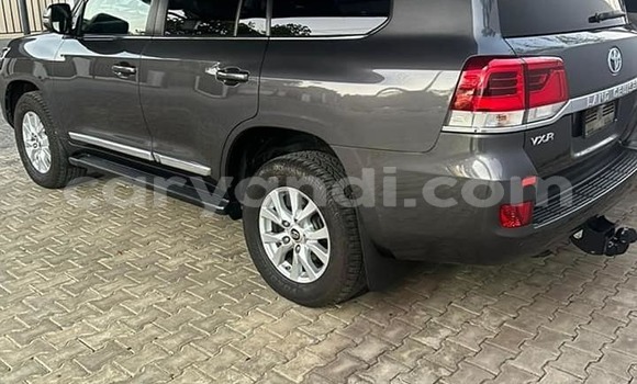 Nunua Ilio tumika Toyota Land Cruiser Nyeusi Gari ndani ya Chinsali nchini Kaskazini Nunua Ilio tumika Toyota Land Cruiser Nyeusi Gari ndani ya Chinsali nchini Kaskazini