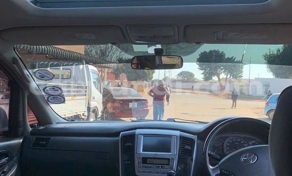 Nunua Ilio tumika Toyota Alphard Nyeupe Gari ndani ya Chingola nchini Zambia Nunua Ilio tumika Toyota Alphard Nyeupe Gari ndani ya Chingola nchini Zambia