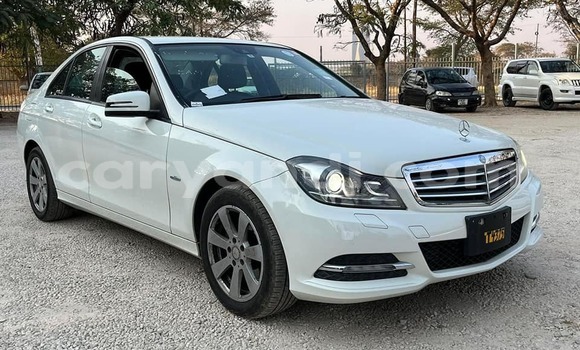 Nunua Ilio tumika Mercedes‒Benz C–Class Nyeupe Gari ndani ya Chinsali nchini Kaskazini Nunua Ilio tumika Mercedes‒Benz C–Class Nyeupe Gari ndani ya Chinsali nchini Kaskazini