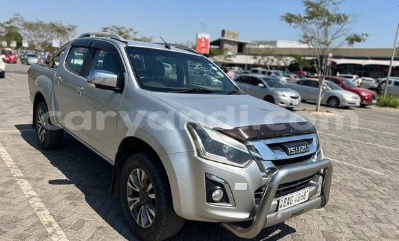 Nunua Ilio tumika Isuzu KB Nyingine Gari ndani ya Chililabombwe nchini Copperbelt Nunua Ilio tumika Isuzu KB Nyingine Gari ndani ya Chililabombwe nchini Copperbelt