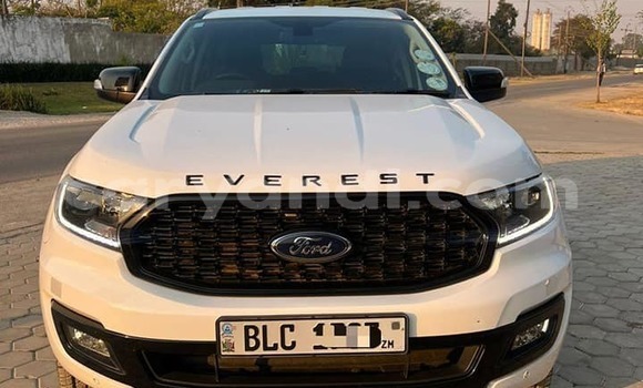 Nunua Ilio tumika Ford Everest Nyeupe Gari ndani ya Chingola nchini Zambia