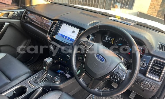 Nunua Ilio tumika Ford Everest Nyeupe Gari ndani ya Chingola nchini Zambia Nunua Ilio tumika Ford Everest Nyeupe Gari ndani ya Chingola nchini Zambia