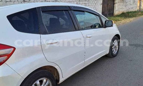 Acheter Occasion Voiture Honda FIT Blanc à Chililabombwe, Copperbelt Acheter Occasion Voiture Honda FIT Blanc à Chililabombwe, Copperbelt
