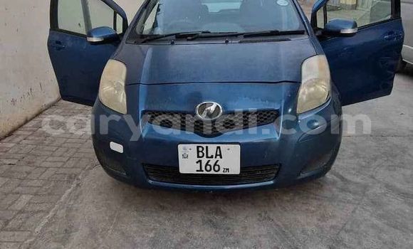 Nunua Ilio tumika Toyota Vitz Bluu Gari ndani ya Chinsali nchini Kaskazini