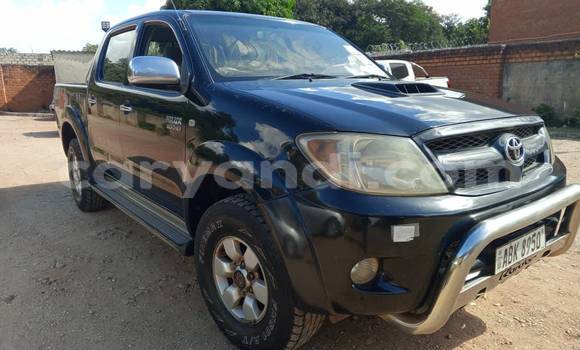 Nunua Ilio tumika Toyota Hilux Nyeusi Gari ndani ya Chinsali nchini Kaskazini Nunua Ilio tumika Toyota Hilux Nyeusi Gari ndani ya Chinsali nchini Kaskazini