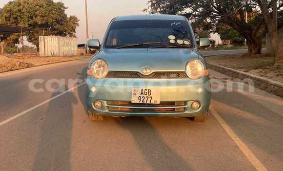 Acheter Occasion Voiture Toyota Sienta Bleu à Chingola, Zambie