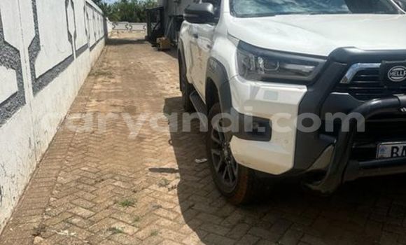 Acheter Occasion Voiture Toyota Hilux Blanc à Chinsali, Nord Acheter Occasion Voiture Toyota Hilux Blanc à Chinsali, Nord