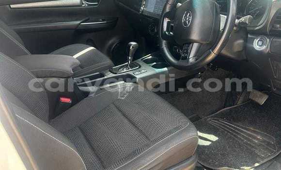 Acheter Occasion Voiture Toyota Hilux Blanc à Chinsali, Nord Acheter Occasion Voiture Toyota Hilux Blanc à Chinsali, Nord