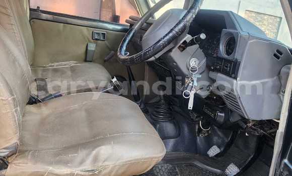 Acheter Occasion Voiture Toyota Land Cruiser Noir à Chingola, Zambie Acheter Occasion Voiture Toyota Land Cruiser Noir à Chingola, Zambie