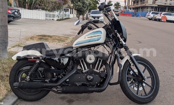 Acheter Occasion Moto Harley Davidson Sportster Blanc à Lusaka, Zambie