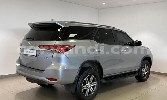 Nunua Ilio tumika Toyota Fortuner Fedha Gari ndani ya Lusaka nchini Zambia Nunua Ilio tumika Toyota Fortuner Fedha Gari ndani ya Lusaka nchini Zambia