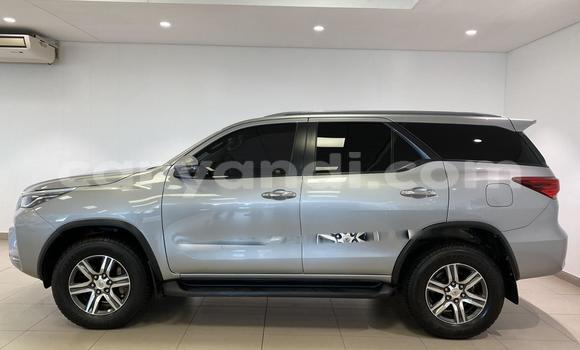 Nunua Ilio tumika Toyota Fortuner Fedha Gari ndani ya Lusaka nchini Zambia Nunua Ilio tumika Toyota Fortuner Fedha Gari ndani ya Lusaka nchini Zambia