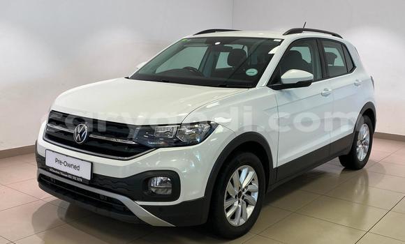Nunua Ilio tumika Volkswagen T-Roc Nyeupe Gari ndani ya Lusaka nchini Zambia