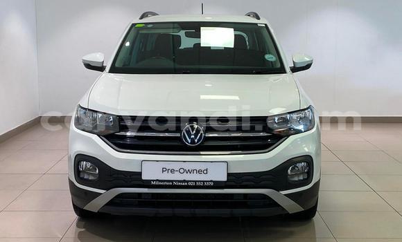 Buy Used Volkswagen T-Roc White Car in Lusaka in Zambia Buy Used Volkswagen T-Roc White Car in Lusaka in Zambia