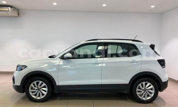 Buy Used Volkswagen T-Roc White Car in Lusaka in Zambia Buy Used Volkswagen T-Roc White Car in Lusaka in Zambia