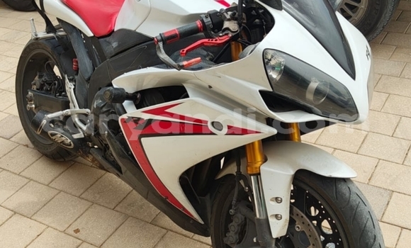 Acheter Occasion Moto Yamaha R1 Blanc à Lusaka, Zambie