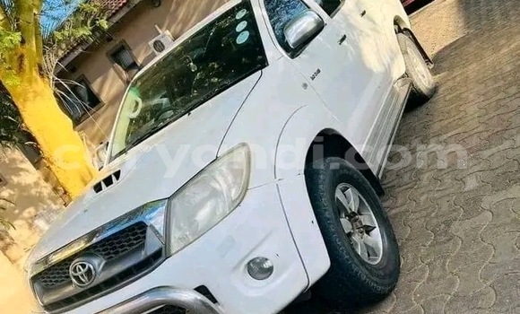 Nunua Ilio tumika Toyota Hilux Nyeupe Gari ndani ya Lusaka nchini Zambia Nunua Ilio tumika Toyota Hilux Nyeupe Gari ndani ya Lusaka nchini Zambia