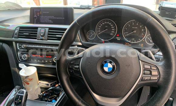 Acheter Occasion Voiture BMW 3200 Blanc à Chingola, Zambie Acheter Occasion Voiture BMW 3200 Blanc à Chingola, Zambie