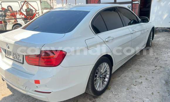 Acheter Occasion Voiture BMW 3200 Blanc à Chingola, Zambie Acheter Occasion Voiture BMW 3200 Blanc à Chingola, Zambie
