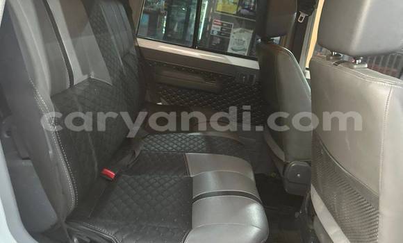 Acheter Occasion Voiture Land Rover Discovery Blanc à Chipata, Zambie Acheter Occasion Voiture Land Rover Discovery Blanc à Chipata, Zambie