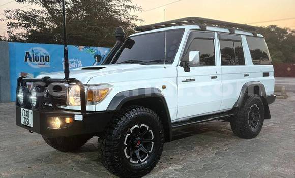 Acheter Occasion Voiture Land Rover Discovery Blanc à Chipata, Zambie Acheter Occasion Voiture Land Rover Discovery Blanc à Chipata, Zambie