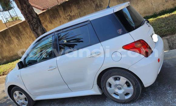 Acheter Occasion Voiture Toyota IST Blanc à Chipata, Zambie Acheter Occasion Voiture Toyota IST Blanc à Chipata, Zambie