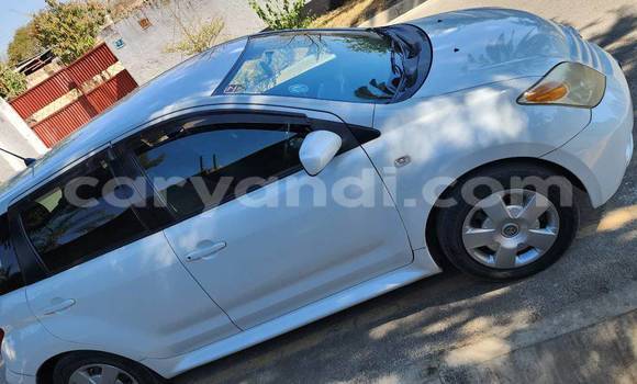 Acheter Occasion Voiture Toyota IST Blanc à Chipata, Zambie Acheter Occasion Voiture Toyota IST Blanc à Chipata, Zambie