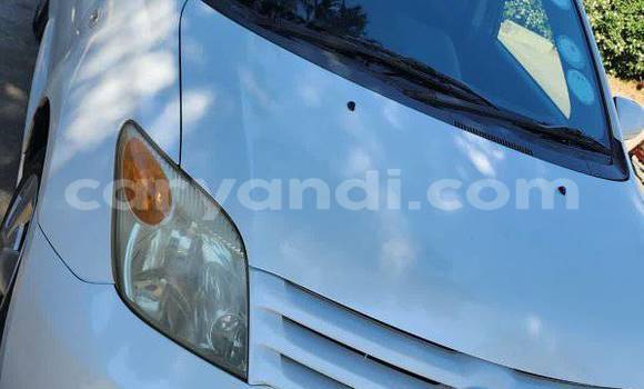 Acheter Occasion Voiture Toyota IST Blanc à Chipata, Zambie Acheter Occasion Voiture Toyota IST Blanc à Chipata, Zambie