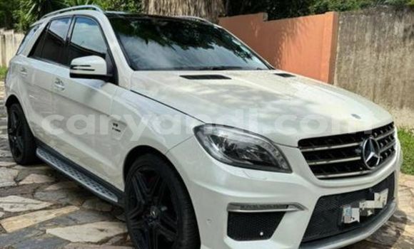 Acheter Occasion Voiture Mercedes‒Benz ML–Class Blanc à Chinsali, Nord Acheter Occasion Voiture Mercedes‒Benz ML–Class Blanc à Chinsali, Nord