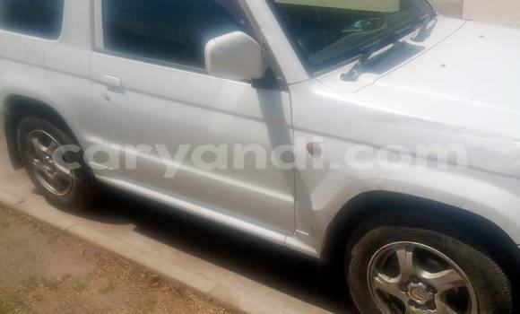 Acheter Occasion Voiture Mitsubishi Pajero Blanc à Chingola, Zambie