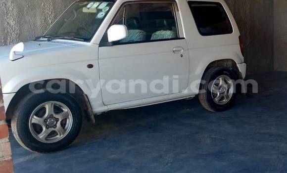 Acheter Occasion Voiture Mitsubishi Pajero Blanc à Chingola, Zambie Acheter Occasion Voiture Mitsubishi Pajero Blanc à Chingola, Zambie