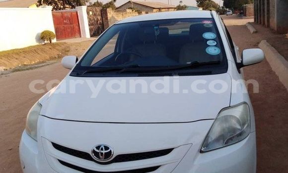 Nunua Ilio tumika Toyota Belta Nyeupe Gari ndani ya Chinsali nchini Kaskazini