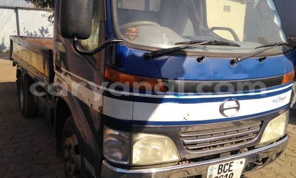 Acheter Occasion Utilitaire Hino Ranger Blanc à Chinsali, Nord Acheter Occasion Utilitaire Hino Ranger Blanc à Chinsali, Nord