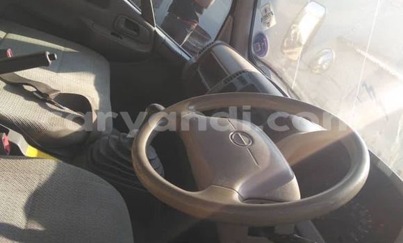 Acheter Occasion Utilitaire Hino Ranger Blanc à Chinsali, Nord Acheter Occasion Utilitaire Hino Ranger Blanc à Chinsali, Nord