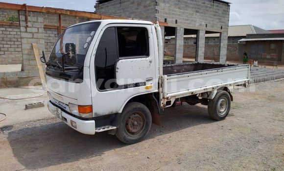 Acheter Occasion Utilitaire Nissan Evalia Blanc à Choma, Du sud Acheter Occasion Utilitaire Nissan Evalia Blanc à Choma, Du sud