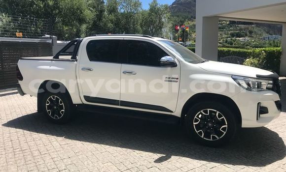Buy Used Toyota Hilux White Car in Chilanga in Lusaka